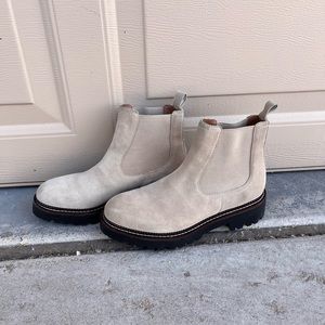 New Caslon Miller Chelsea Women’s Beige Sand Boots, Water Resistant, Size 6.5